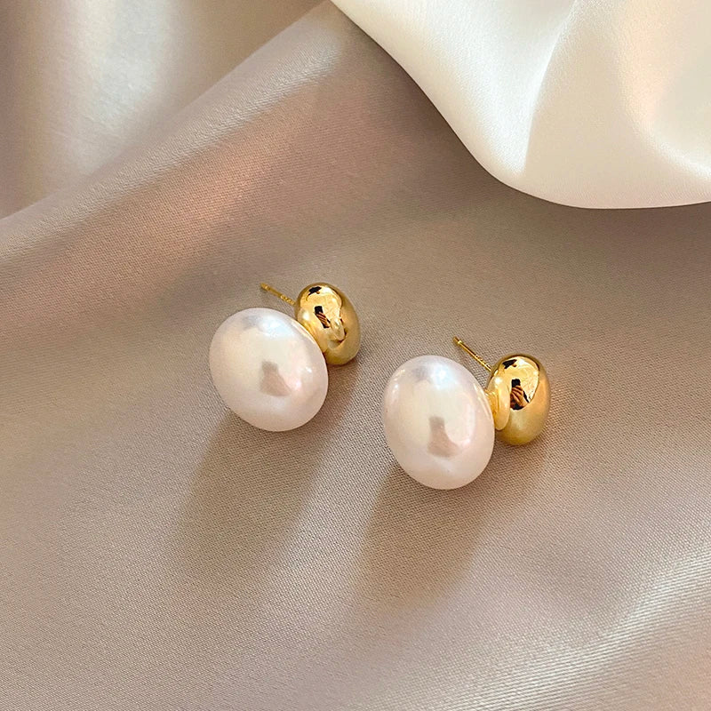 2025 New French Elegant Gold Color Bean Spliced Flat Pearl Earrings for Korean Fashion Jewelry Party Women's Sweet Accessories