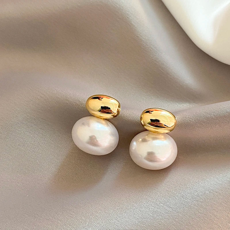 2025 New French Elegant Gold Color Bean Spliced Flat Pearl Earrings for Korean Fashion Jewelry Party Women's Sweet Accessories