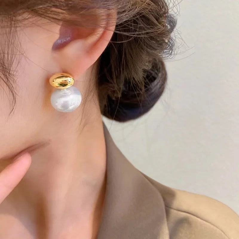 2025 New French Elegant Gold Color Bean Spliced Flat Pearl Earrings for Korean Fashion Jewelry Party Women's Sweet Accessories